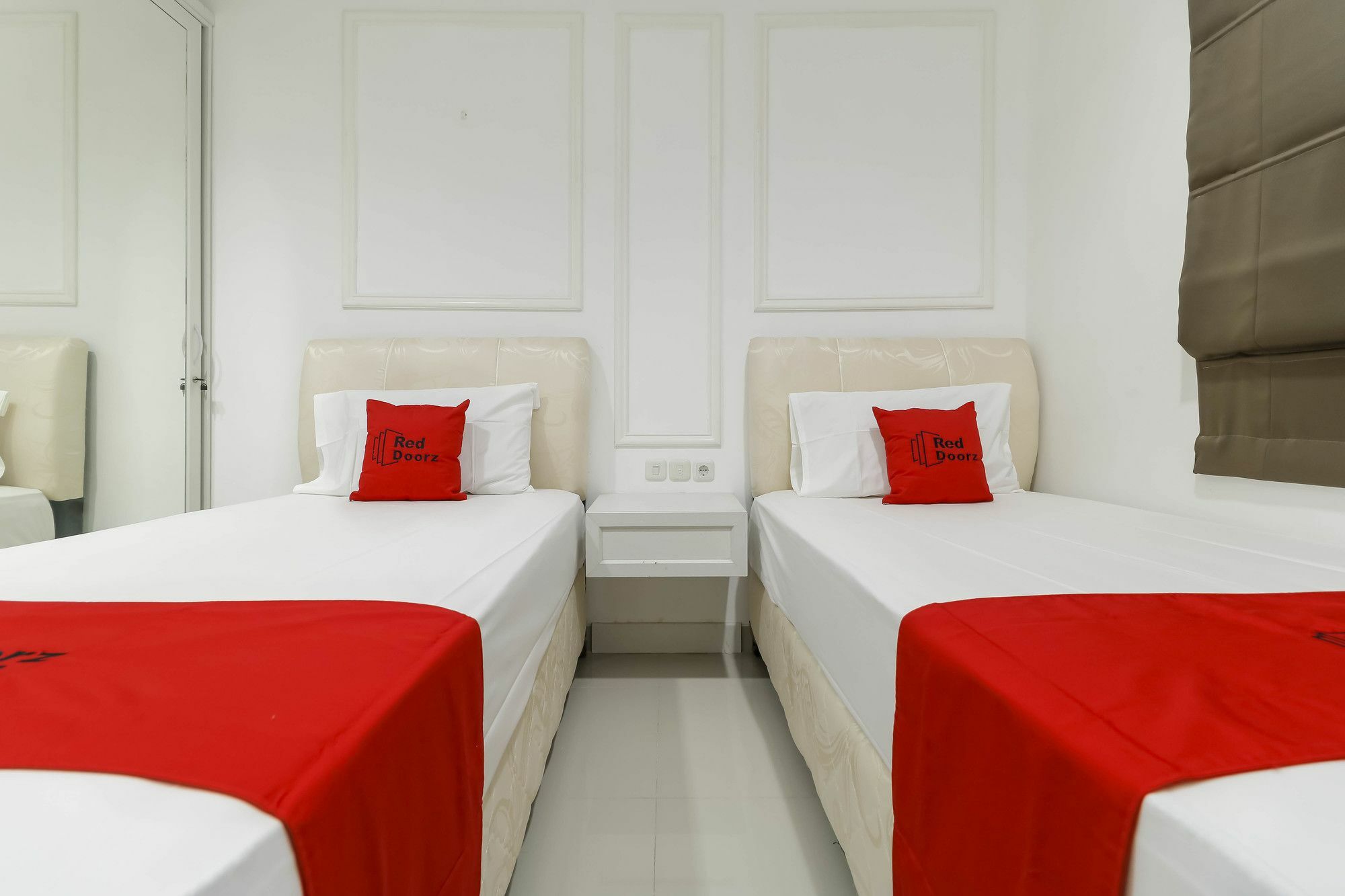 Reddoorz Plus @ Setiabudi Barat Джакарта Экстерьер фото